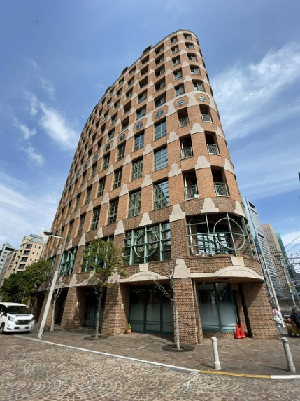 港区東新橋２丁目の賃貸マンションの外観