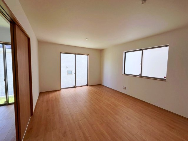 うるま市字川田の新築一戸建の居間・リビング|LDK18帖