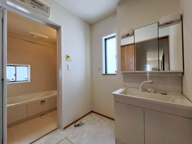 うるま市字川田の新築一戸建の独立洗面台