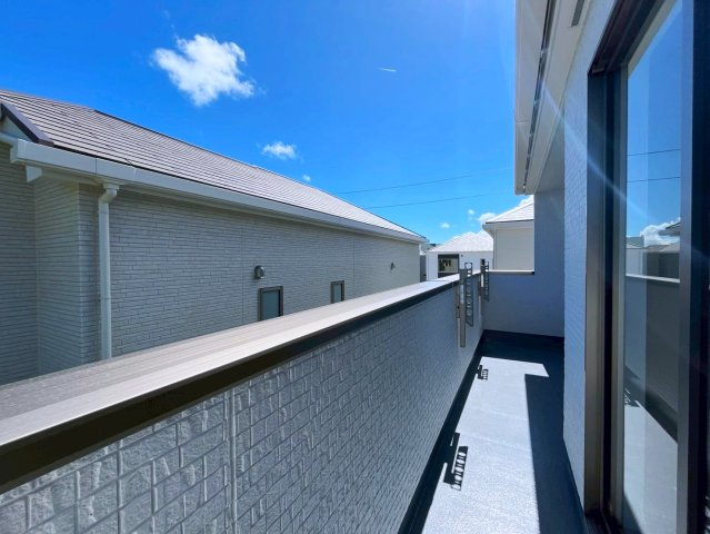 うるま市字川田の新築一戸建のバルコニー