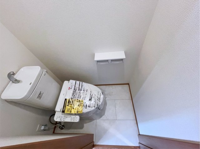 うるま市字川田の新築一戸建のトイレ|2階トイレ