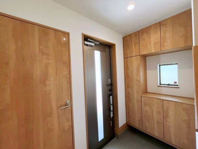 うるま市字川田の新築一戸建の玄関