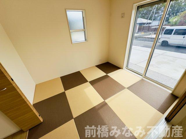 高崎市下佐野町　２号棟(全３棟)　ブルーミングガーデン　新築建売分譲の和室|和室ならではの温かな和の空間で寛ぎの時間を過ごせます