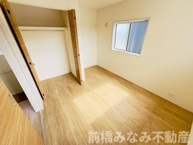 高崎市下佐野町　２号棟(全３棟)　ブルーミングガーデン　新築建売分譲の洋室|スタンダードな洋室です