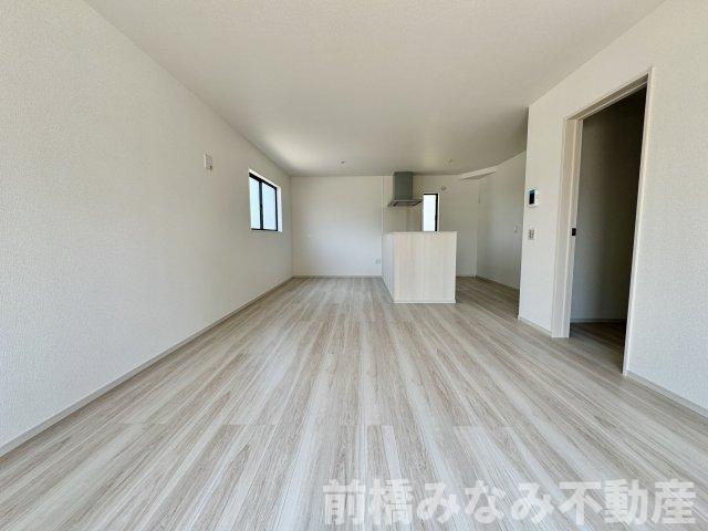 前橋市東善町１期　２号棟(全４棟)　アーバンスタイル　新築建売分譲の居間・リビング|居間です