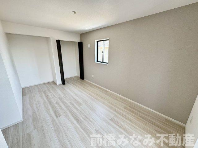 前橋市東善町１期　２号棟(全４棟)　アーバンスタイル　新築建売分譲の洋室|落ち着いた色調の洋室です