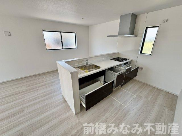 前橋市東善町１期　２号棟(全４棟)　アーバンスタイル　新築建売分譲のキッチン|きれいなキッチンです