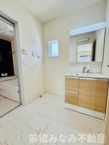 前橋市南町二丁目24-1期　４号棟(全４棟)　リナージュ　新築建売分譲の独立洗面台|独立洗面台で身支度をすべて済ませてしまいましょう