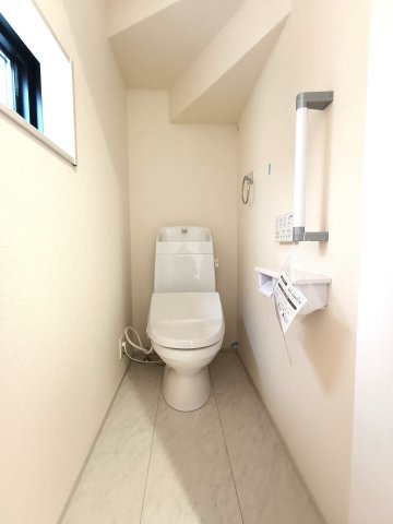 三郷市　彦糸1丁目　新築戸建　　全5棟のトイレ|落ち着いたトイレです