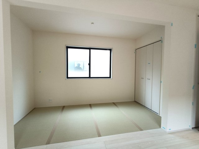 三郷市　彦糸1丁目　新築戸建　　全5棟の和室|畳の上でゆっくりとくつろげる和室です