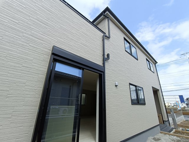 三郷市　彦糸1丁目　新築戸建　　全5棟