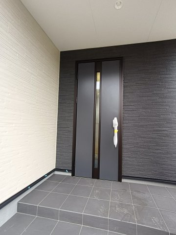 三郷市　彦糸1丁目　新築戸建　　全5棟の玄関|毎日通る玄関はこちらです