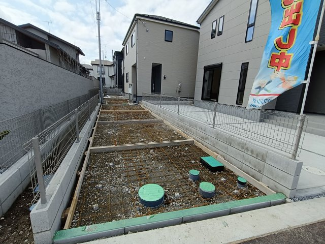 三郷市　彦糸1丁目　新築戸建　　全5棟の駐車場