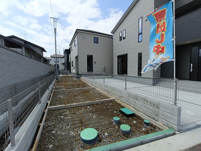 三郷市　彦糸1丁目　新築戸建　　全5棟の前面道路含む現地写真|前面道路含む現地写真です