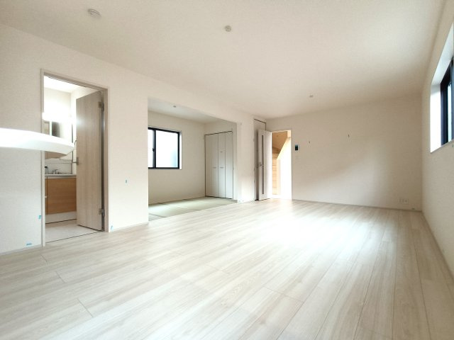 三郷市　彦糸1丁目　新築戸建　　全5棟の居間・リビング|使いやすい居間です