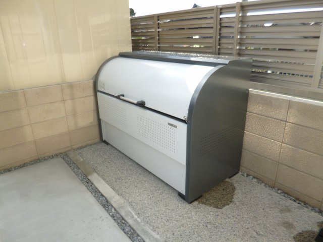 ロイヤルウイングのその他共用部分|敷地内ゴミステーション