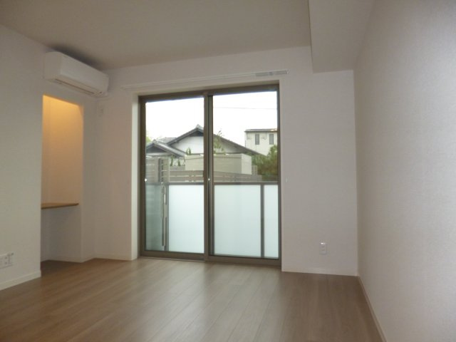 ロイヤルウイングの居間・リビング