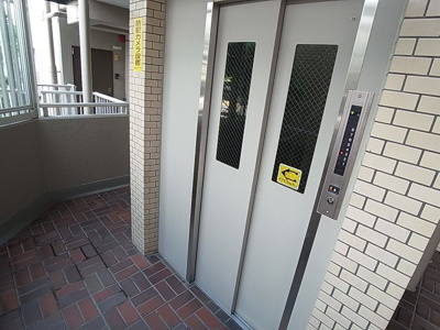 【エントランス】 | トーカンマンション兵庫島上町 | エレベーターを完備しています