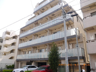 【外観】 | 穏やかな風と陽光を導き、プライバシーに配慮された設計プランを採用し、居住性を一段と心地よいものにしています。