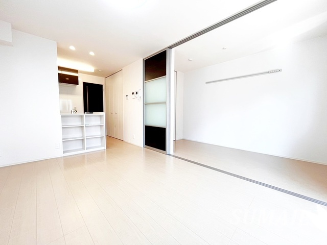 セジュールアン　ラビの洋室|広めのリビングです！