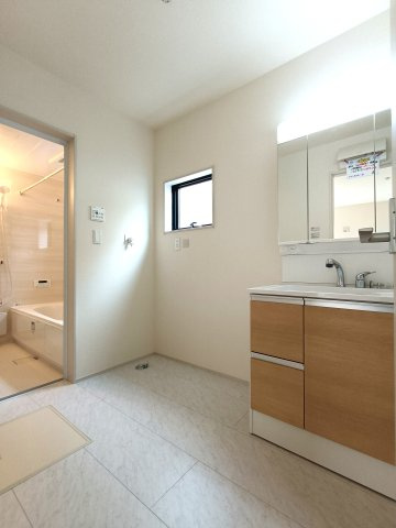 三郷市　彦糸1丁目　新築戸建　　全5棟の独立洗面台|施工例です