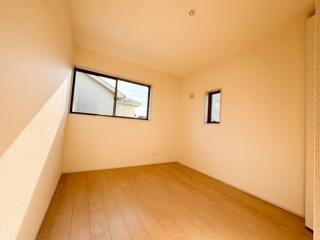 三郷市　彦糸1丁目　新築戸建　　全5棟の洋室|施工例です