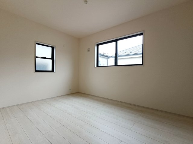 三郷市　彦糸1丁目　新築戸建　　全5棟の洋室|施工例です