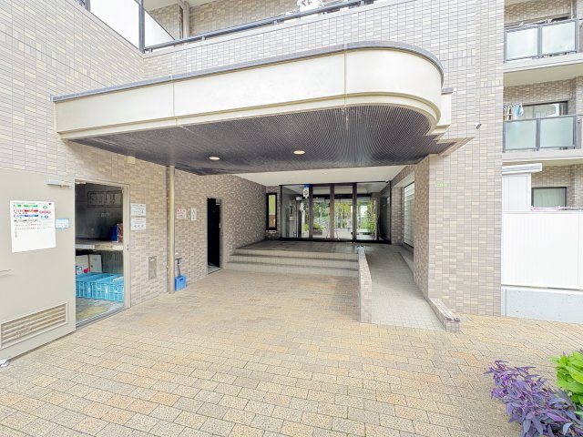 ファミール亀有弐番館のエントランス