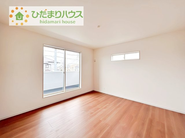 【寝室】 | 土浦市板谷4丁目25-P1　新築戸建　1号棟 | 広めの主寝室は、ベッドの他にもパソコンデスクやドレッサーなども置けちゃいます(*^-^*)