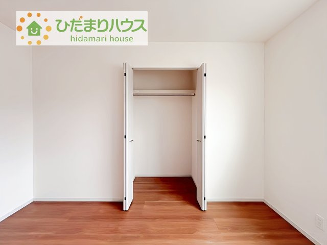 【収納】 | 土浦市板谷4丁目25-P1　新築戸建　1号棟 | ハンガーパイプ付でお洋服の出し入れもラクラクです！