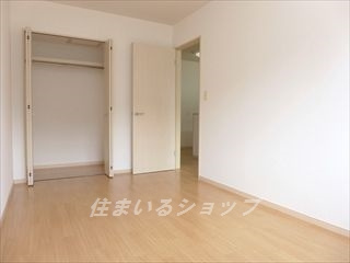 広島市安佐北区三入１丁目のアパートの寝室|クローゼットあり