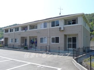 広島市安佐北区三入１丁目のアパートの駐車場|バルコニー側の外観です