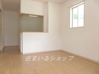 広島市安佐北区三入１丁目のアパートの居間・リビング