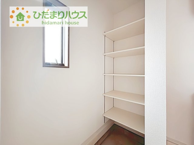 【収納】 | 土浦市板谷4丁目25-P1　新築戸建　12号棟 | 土間の玄関シューズクロークならアウトドア用品やベビーカーも土汚れを気にせずスッキリ収納できます！