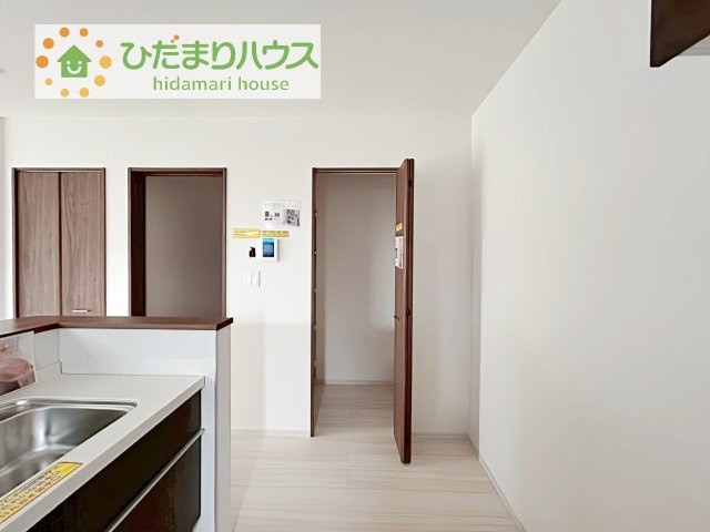 【収納】 | 土浦市板谷4丁目25-P1　新築戸建　12号棟 | ちょこっとした収納があることで、消耗品のストックをするのにも便利です☆