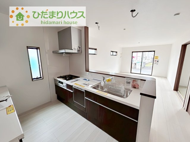 【キッチン】 | 土浦市板谷4丁目25-P1　新築戸建　12号棟 | 料理をしながらでも、ご家族との会話を楽しめる対面式キッチン♪