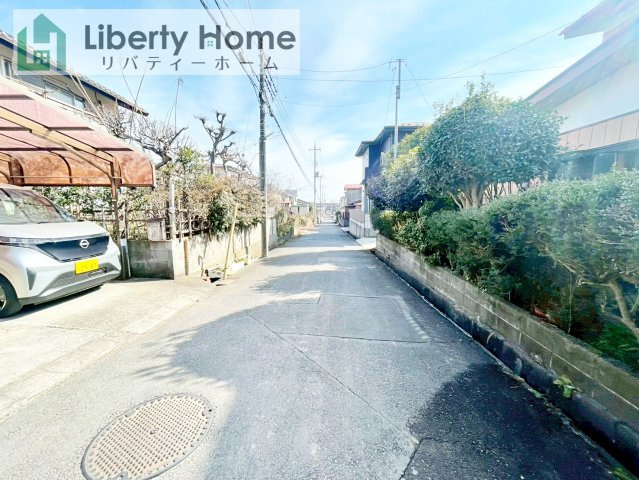 土浦市天川2丁目5期　新築戸建の前面道路含む現地写真