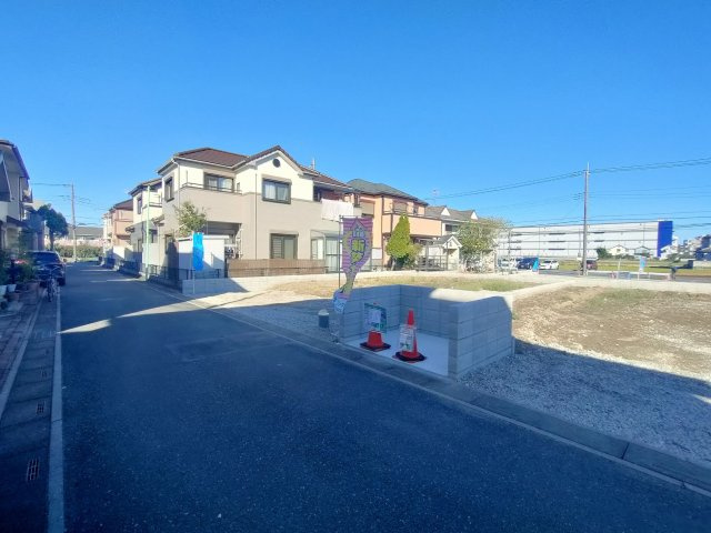 三郷市　彦糸1丁目　新築戸建　　全5棟の前面道路含む現地写真|前面道路含む現地写真です