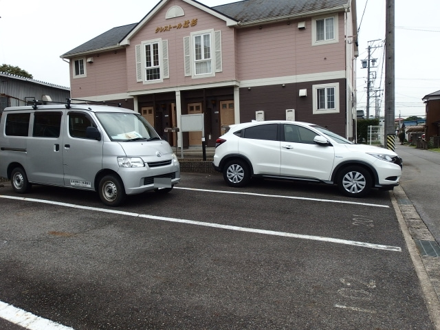 クレストール辻杉Ⅰの駐車場