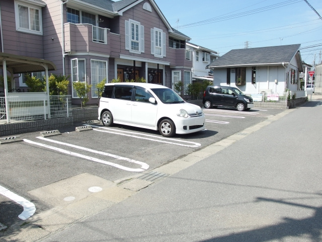 ソレアードパティオの駐車場