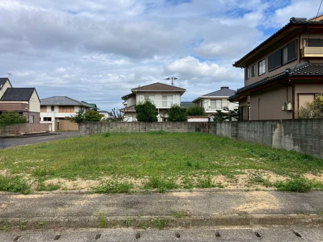 高松市屋島東町　９０坪超の平屋向きの宅地の外観|閑静な住宅街です。