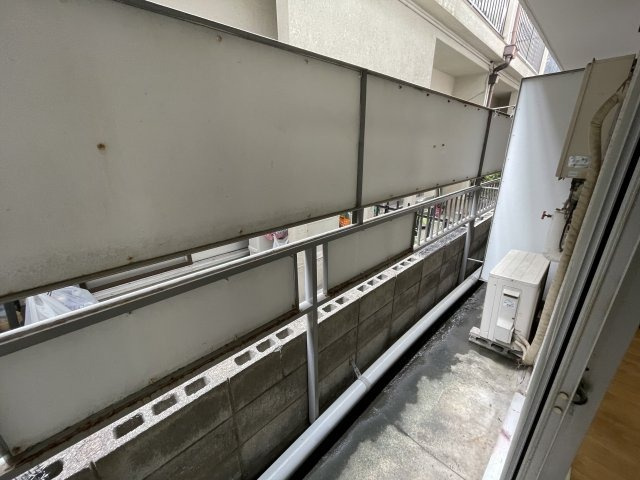 開放的で明るい空間を演出してくれるバルコニーです