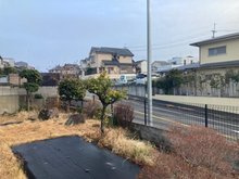 堺市南区三原台4丁　中古戸建ての前面道路含む現地写真