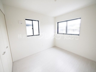 【洋室】 | 現地写真（２号地２階洋室）