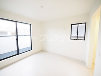 【洋室】 | 現地写真（２号地２階洋室）