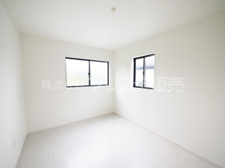 【洋室】 | 現地写真（２号地２階洋室）