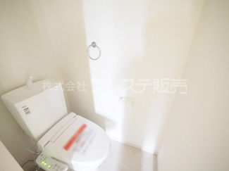 【トイレ】 | 現地写真（２号地１階トイレ）温水洗浄便座を標準装備！