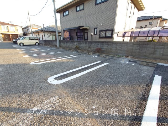 エスタブレAの駐車場