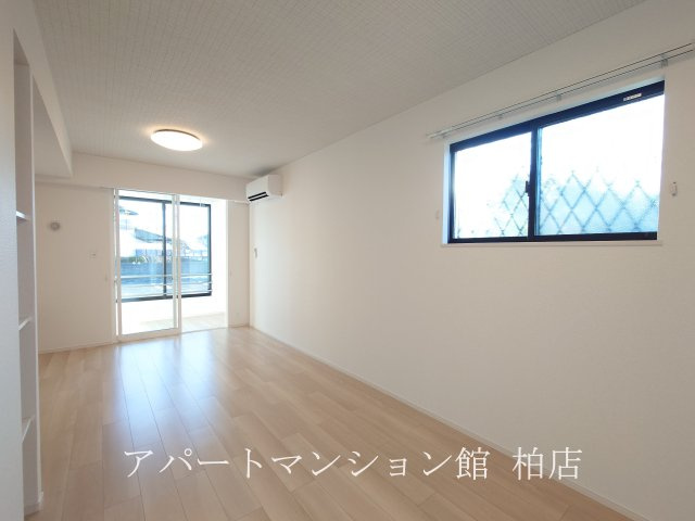 エスタブレAの居間・リビング