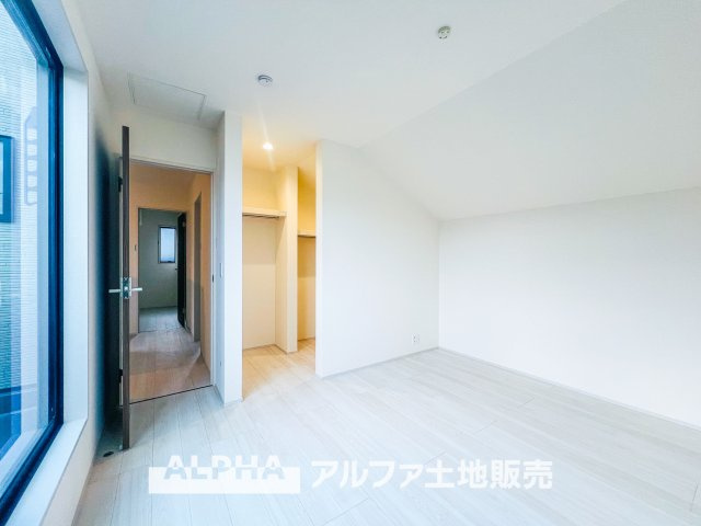 ~あきる野野辺 第5~ Newly built houseの寝室|【room】
◆居室◆光に包まれるように設計された空間。太陽の光が爽やかな目覚めを誘い、良い一日を予感させてくれます。